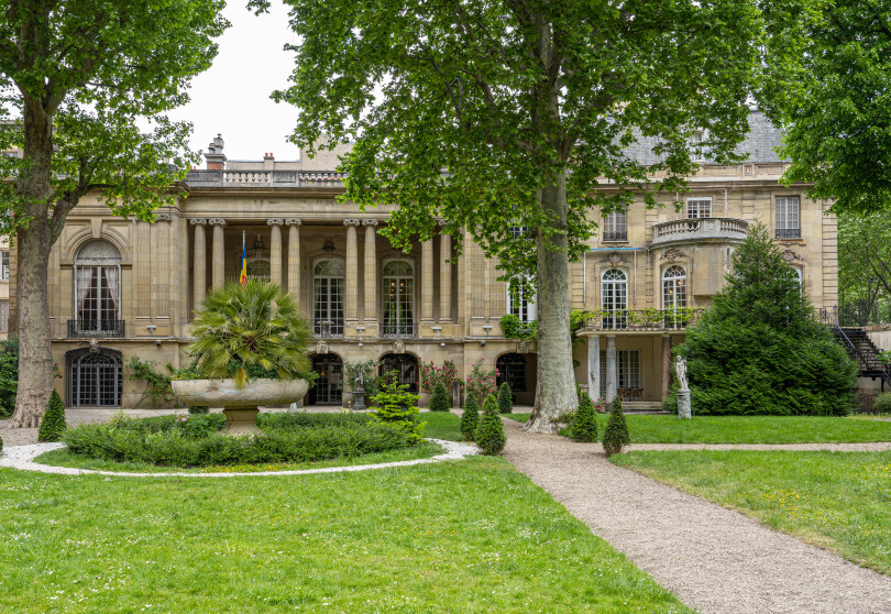 L’hôtel de Béhague, rue Saint-Dominique, aujourd’hui l’ambassade de Roumanie.